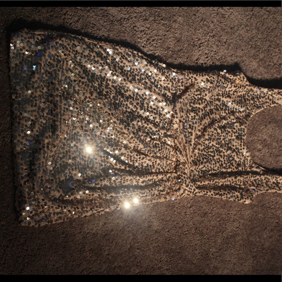 Dress - Picture 2 of 4